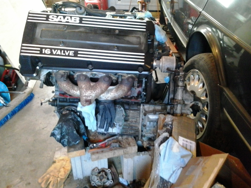 Illustration for article titled Saab Engine Reassembly Mini-Photodump